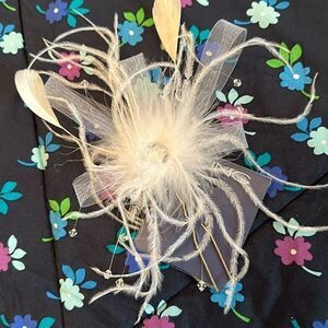 Hair Accessory Pin Fancy Maribou Feathers Jewel White